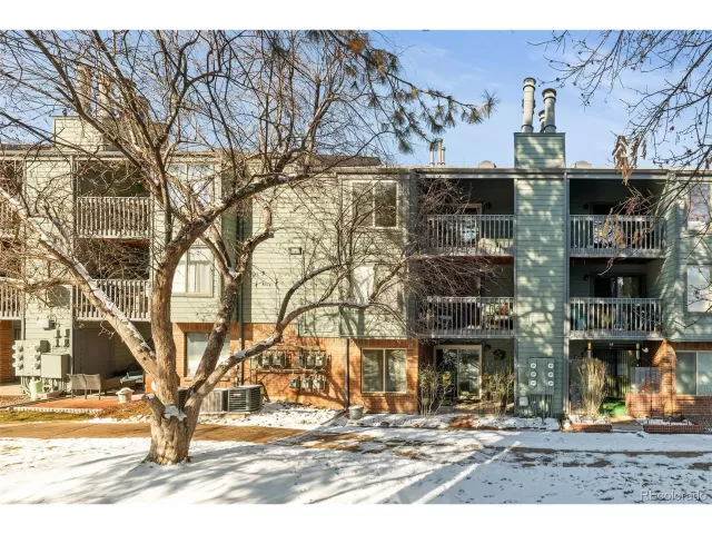 MLS: 5154090 Condo For Sale