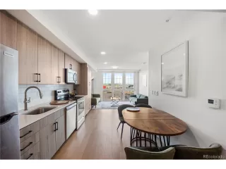 Photo #3: 5159986 Listing