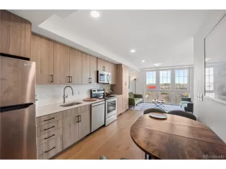 Photo #4: 5159986 Listing