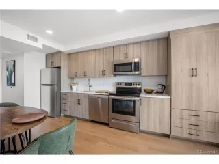 Photo #5: 5159986 Listing