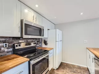 Photo #6: 5161019 Listing