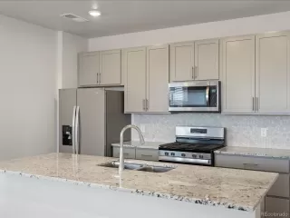 Photo #2: 5163284 Listing