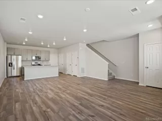 Photo #5: 5163284 Listing