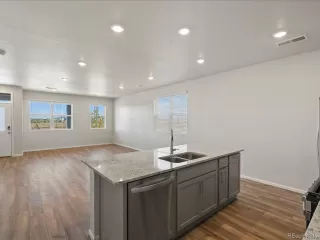 Photo #6: 5163284 Listing