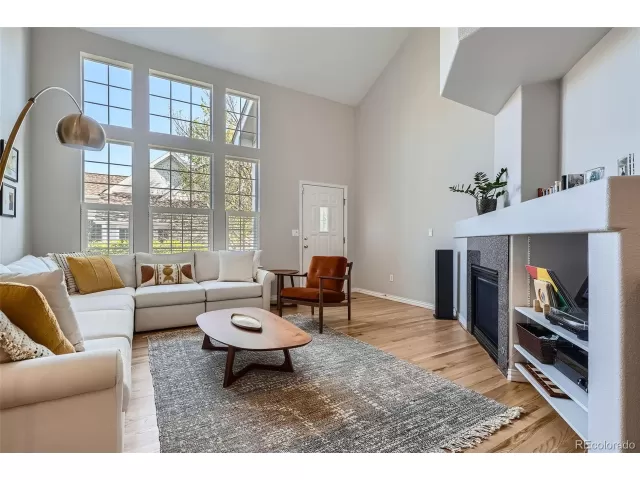 MLS: 5164054 Condo For Sale