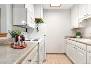 Photo #5: 5165865 Listing