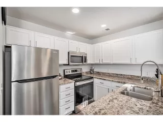 Photo #4: 5166443 Listing