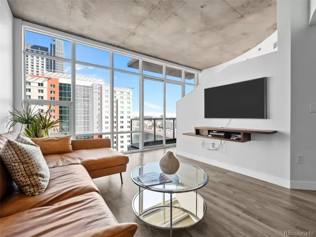 MLS: 5178396 Condo For Sale