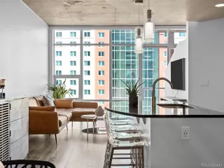 Photo #6: 5178396 Listing