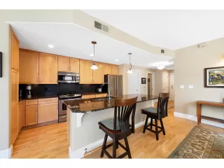 Photo #3: 5179904 Listing