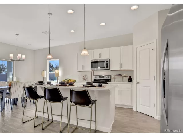 MLS: 5183166 Condo For Sale