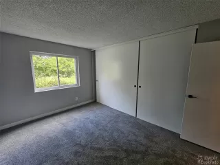 Photo #6: 5184852 Listing 