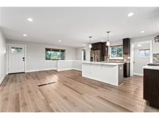 Photo #3: 5186595 Listing