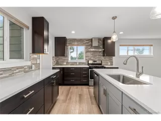 Photo #5: 5186595 Listing