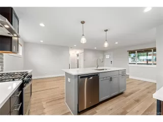 Photo #6: 5186595 Listing