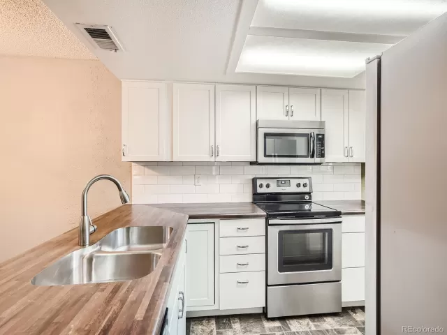 MLS: 5187796 Condo For Sale