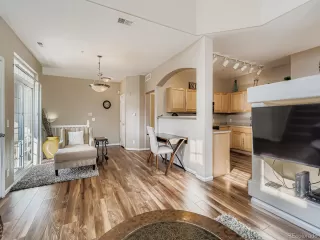 Photo #5: 5199616 Listing