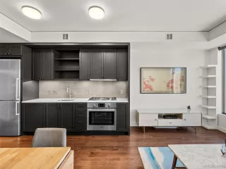 Photo #3: 5200249 Listing