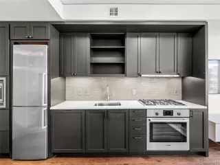 Photo #4: 5200249 Listing