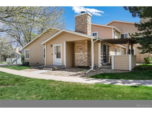 MLS: 5201272 Condo For Sale