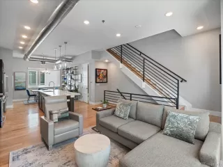 Photo #2: 5202656 Listing