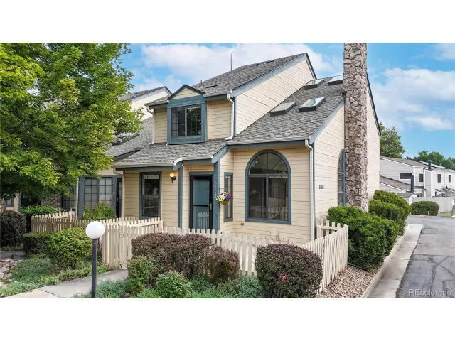 MLS: 5203512 Condo For Sale