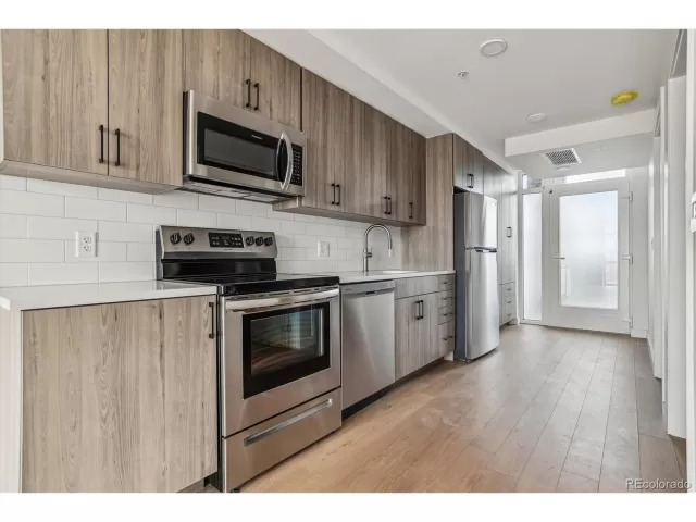 MLS: 5204527 Condo For Sale