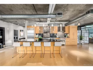 Photo #6: 5206671 Listing