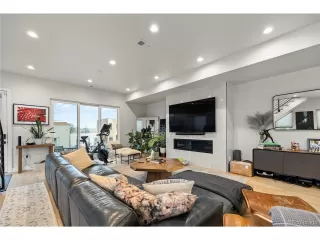 Photo #2: 5214386 Listing