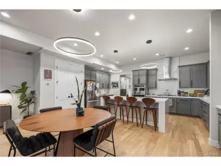 Photo #6: 5214386 Listing