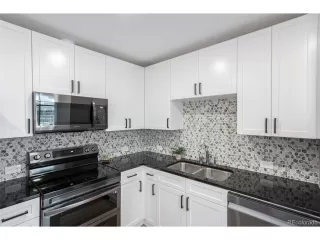 Photo #5: 5219158 Listing