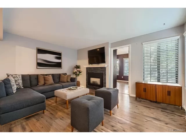 MLS: 5221331 Condo For Sale