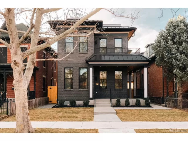 MLS: 5222325 Condo For Sale