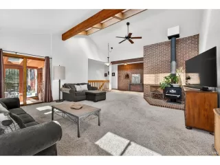 Photo #5: 5223018 Listing