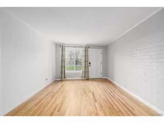 Photo #5: 5226729 Listing