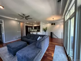 Photo #6: 5228802 Listing