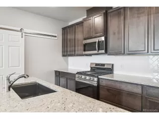 Photo #2: 5231417 Listing 