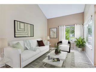 Photo #4: 5232168 Listing