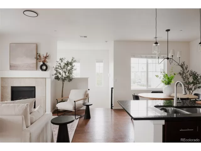 MLS: 5234326 Condo For Sale