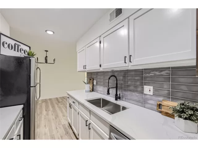 MLS: 5235849 Condo For Sale