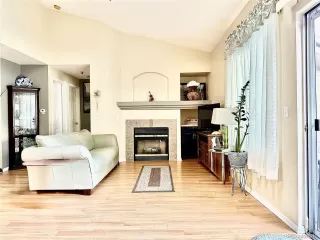 Browse active condo listings in HUNTERS RUN