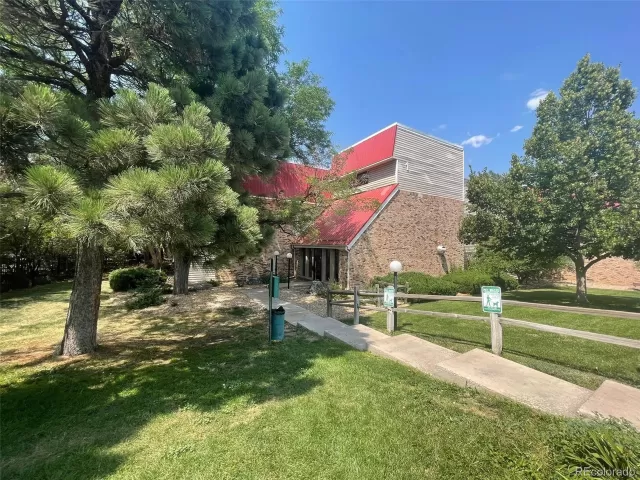 MLS: 5243896 Condo For Sale
