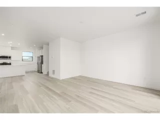 Photo #4: 5244158 Listing