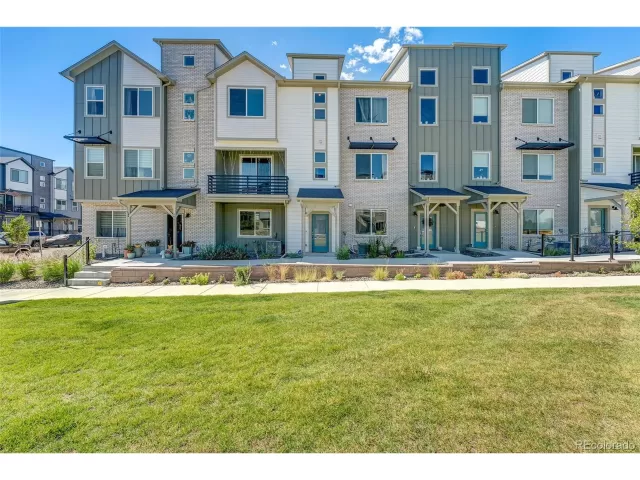 MLS: 5246792 Condo For Sale