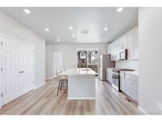 Photo #5: 5246792 Listing