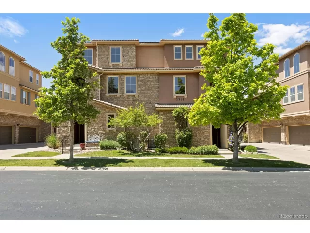 MLS: 5249621 Condo For Sale