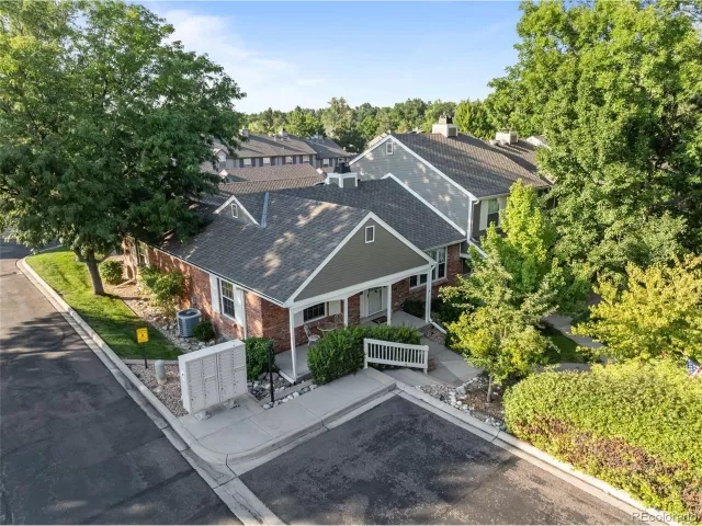 MLS: 5249776 Condo For Sale