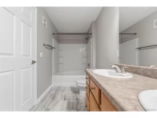 Photo #5: 5251992 Listing