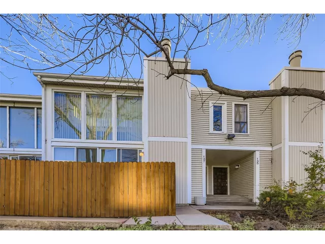 MLS: 5253203 Condo For Sale