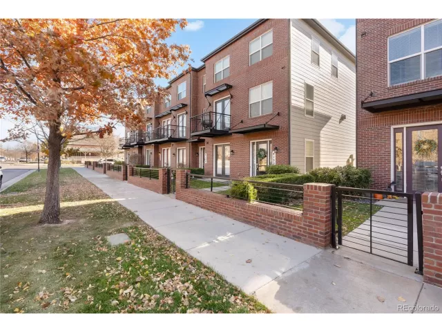 MLS: 5253426 Condo For Sale